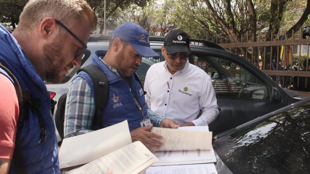 Alcaldía socializa tarifas por fracción en parqueaderos públicos