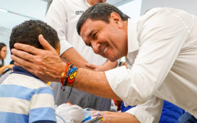 Más de 100 kits escolares fueron entregados a niños vulnerables de Bucaramanga