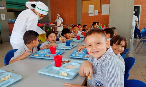 El PAE beneficia en la sede principal del colegio Santander a 813 estudiantes