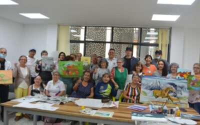 Entregamos materiales de artes plásticas para el disfrute de los adultos mayores