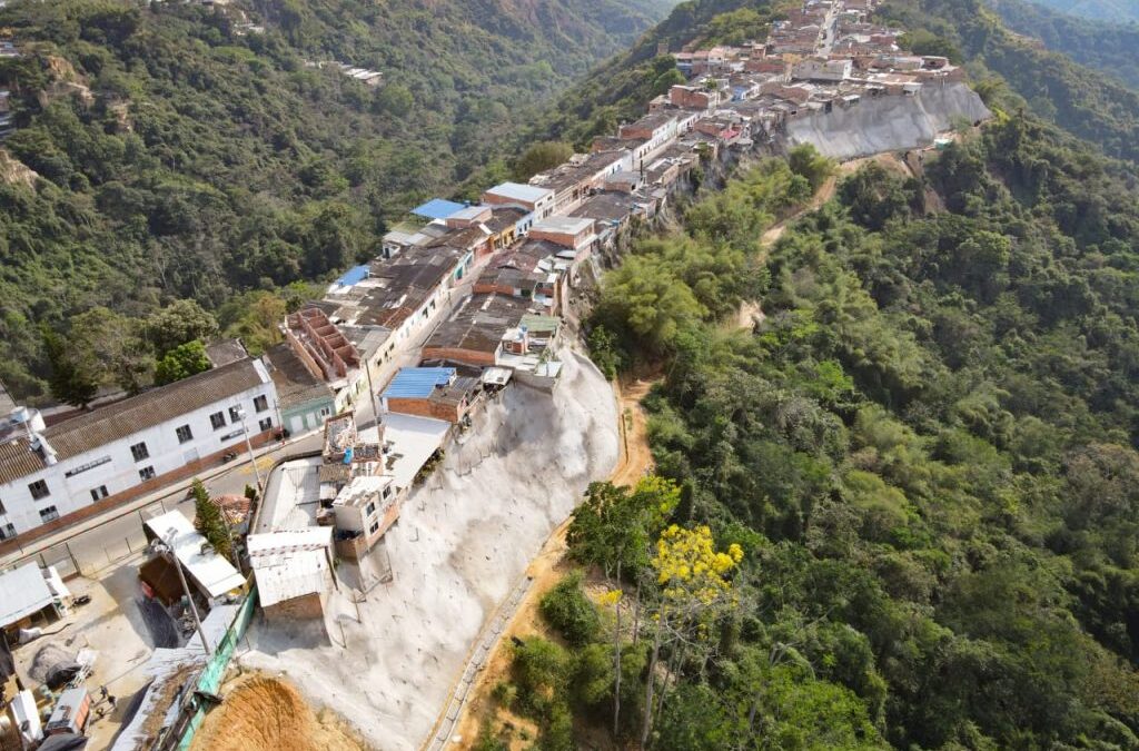 Bucaramanga se estabilizada: En más del 80% avanza la construcción de pantallas ancladas