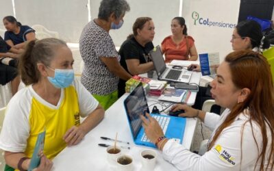 Más de 100 adultos mayores se capacitaron en educación financiera