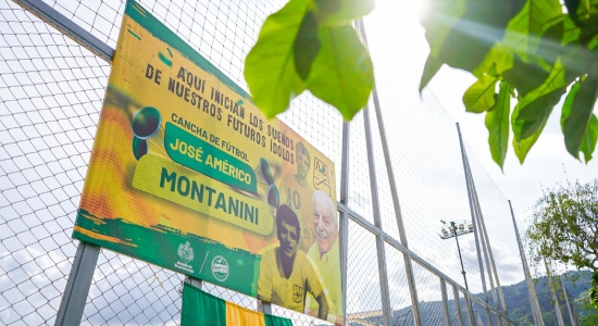 El Café Madrid estrena cancha de fútbol que le rinde tributo a ‘La Bordadora’ Montanini