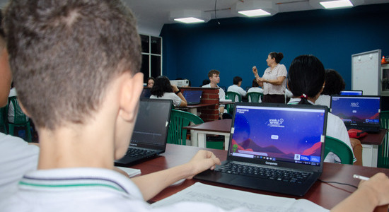 175 nuevos computadores dignifican la enseñanza en el colegio Provenza