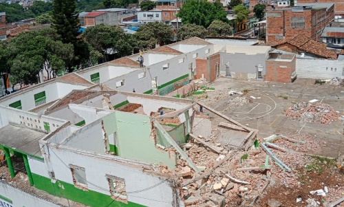 Inició la obra del colegio Politécnico, sede C