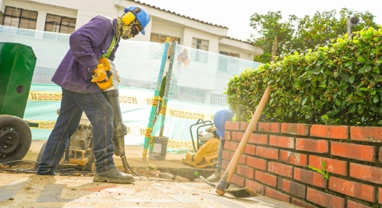 Se están reconstruyendo los andenes en más de 20 barrios de Bucaramanga