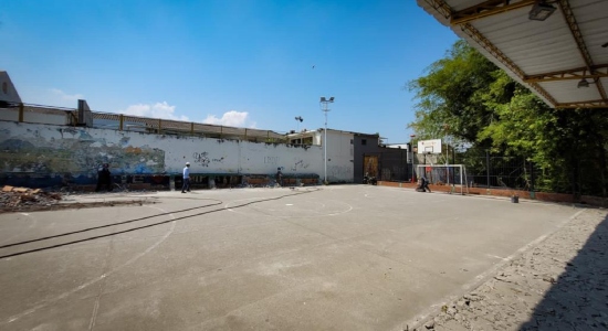 Después de 30 años, se está transformando la cancha de baloncesto del barrio Diamante I