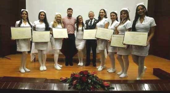 14 nuevos profesionales se graduaron con Becas de Educación Superior de la Alcaldía