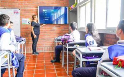 Nuevas herramientas tecnológicas fortalecen la enseñanza académica en el colegio Comuneros