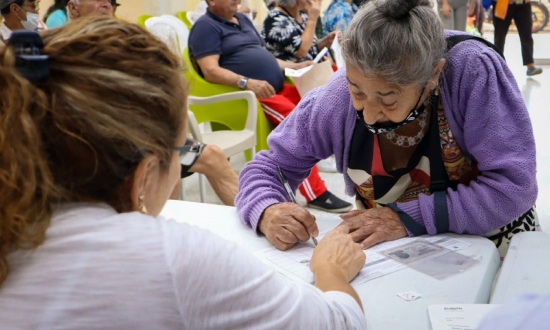 personas mayores de Bucaramanga