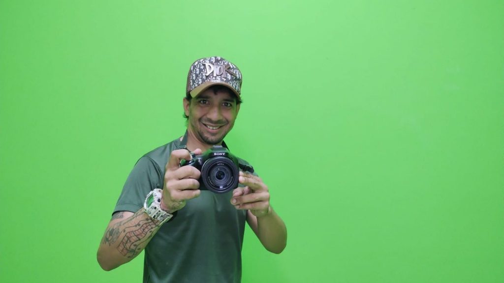José Luis, el joven que pasó de cantar en semáforos a trabajar en marketing digital