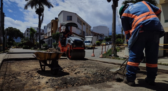 Cerca de mil huecos se están tapando semanalmente en Bucaramanga