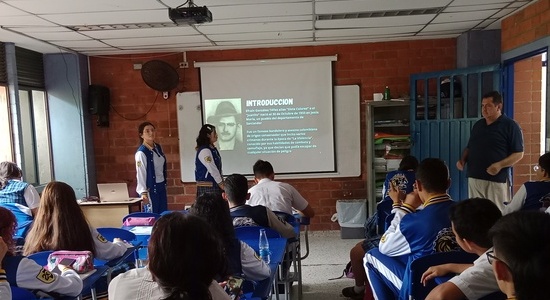 1.155 estudiantes del Colegio Las Américas se benefician con ventiladores, videobeams y cabinas de sonido