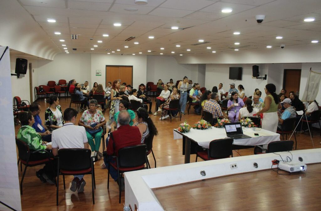 Líderes sociales se capacitan en herramientas para fortalecer la salud mental de sus comunidades