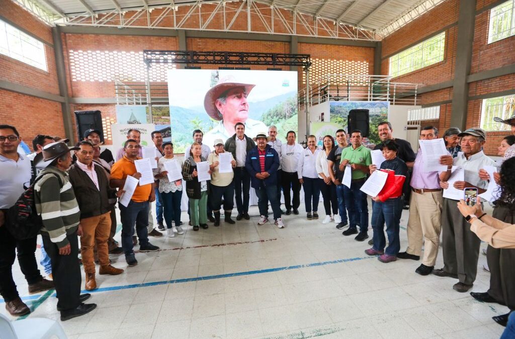 Campesinos protegen más de 400 hectáreas con los acuerdos de Pago por Servicios Ambientales