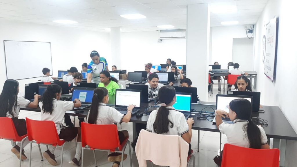 28 mil personas beneficiadas con el Punto Digital de Morrorico