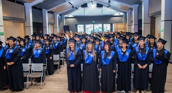 Becados de la Alcaldía se gradúan de universidades públicas y privadas