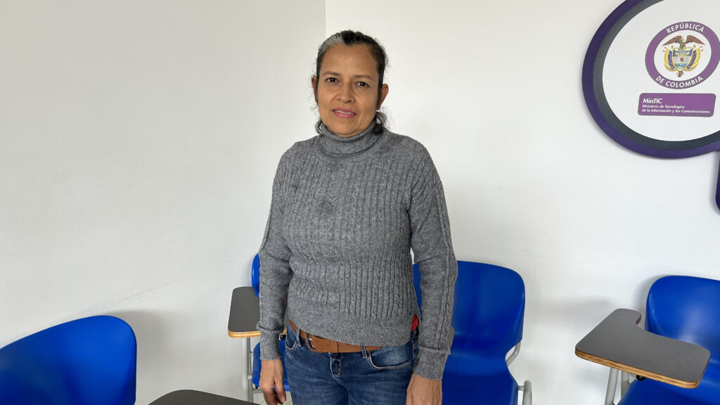 Gracias a los cursos que dicta la Alcaldía dejó de ser analfabeta digital