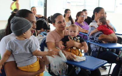 Familias en condición de vulnerabilidad se capacitan en cuidado de la salud mental