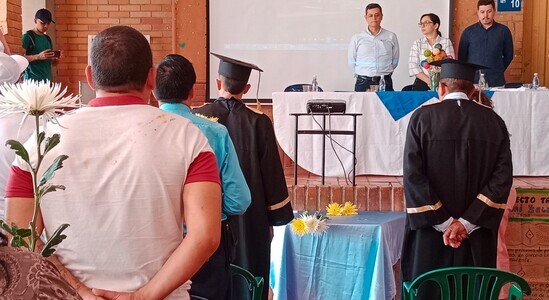 Reincorporados estudian en el colegio Comuneros para transformar sus vidas