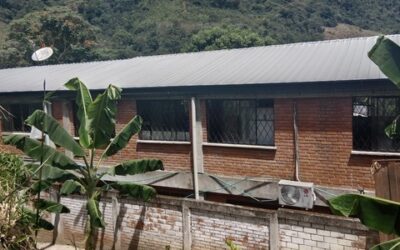 Con cubierta nueva, el colegio rural Vijagual quedó protegido del agua y el sol