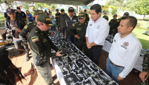 Destruyen más de ocho mil armas en Bucaramanga