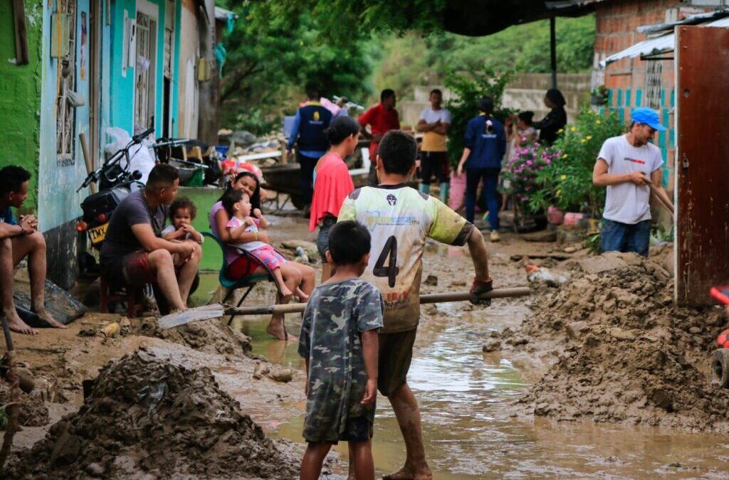 Damnificados por lluvias reciben ayudas humanitarias
