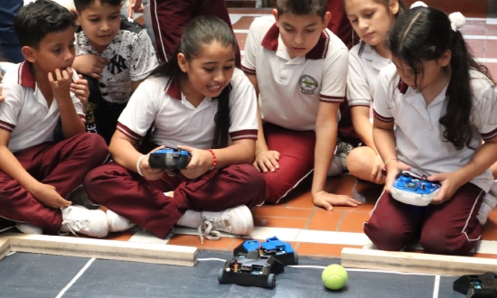 Prográmese para la primera feria de robótica