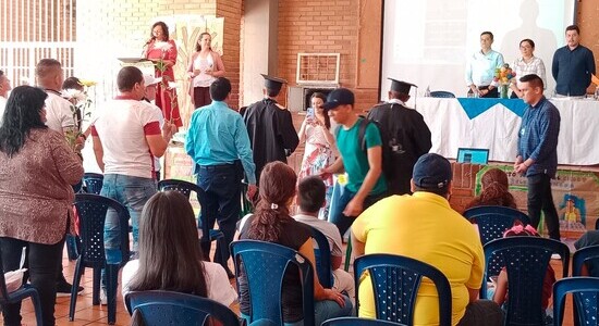 Reincorporados transforman sus vidas con estudio
