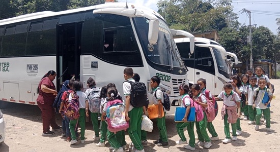 Transporte escolar, un servicio que garantiza el estudio en el sector rural