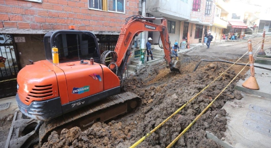 Por primera vez se reconstruye la vía de acceso al barrio Venado de Oro