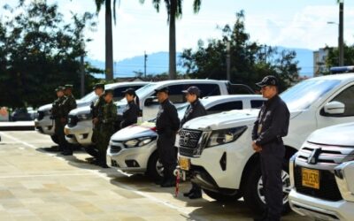 Alcaldía entrega nuevas camionetas para reforzar la seguridad