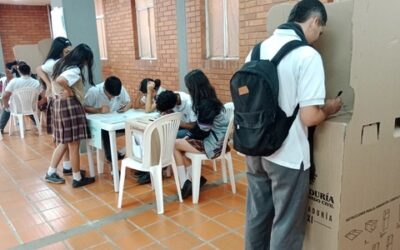 Nueve mil estudiantes participan en proceso electoral pedagógico