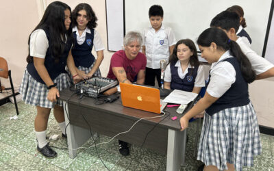Programas de radio estudiantil cautivan los colegios de Bucaramanga
