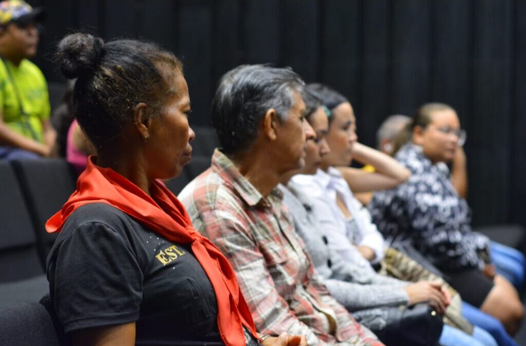 Vendedores informales del centro podrán acceder a cursos de conducción gratuitos