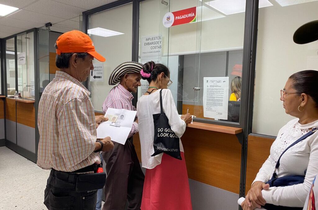 Cerca de 300 familias damnificadas reciben nuevos subsidios económicos