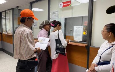 Cerca de 300 familias damnificadas reciben nuevos subsidios económicos