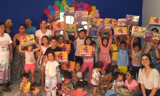 Más de dos mil niños en condición de vulnerabilidad recibieron regalos didácticos de navidad