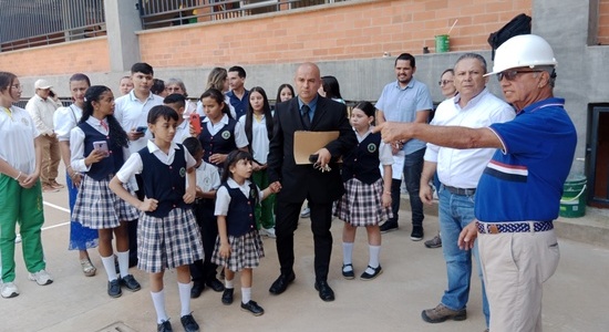Comunidad educativa de la Camacho Carreño conoció las nuevas instalaciones de su colegio