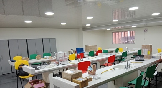Estudiantes del Colegio Liceo Patria recibieron la adecuación de su laboratorio