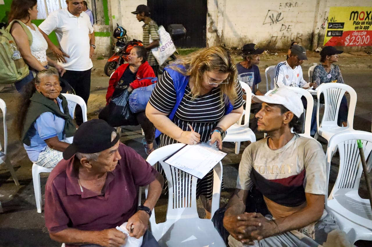 En el Centro Integral, la Secretaría de Desarrollo Social de Bucaramanga está atendiendo al habitante en calle