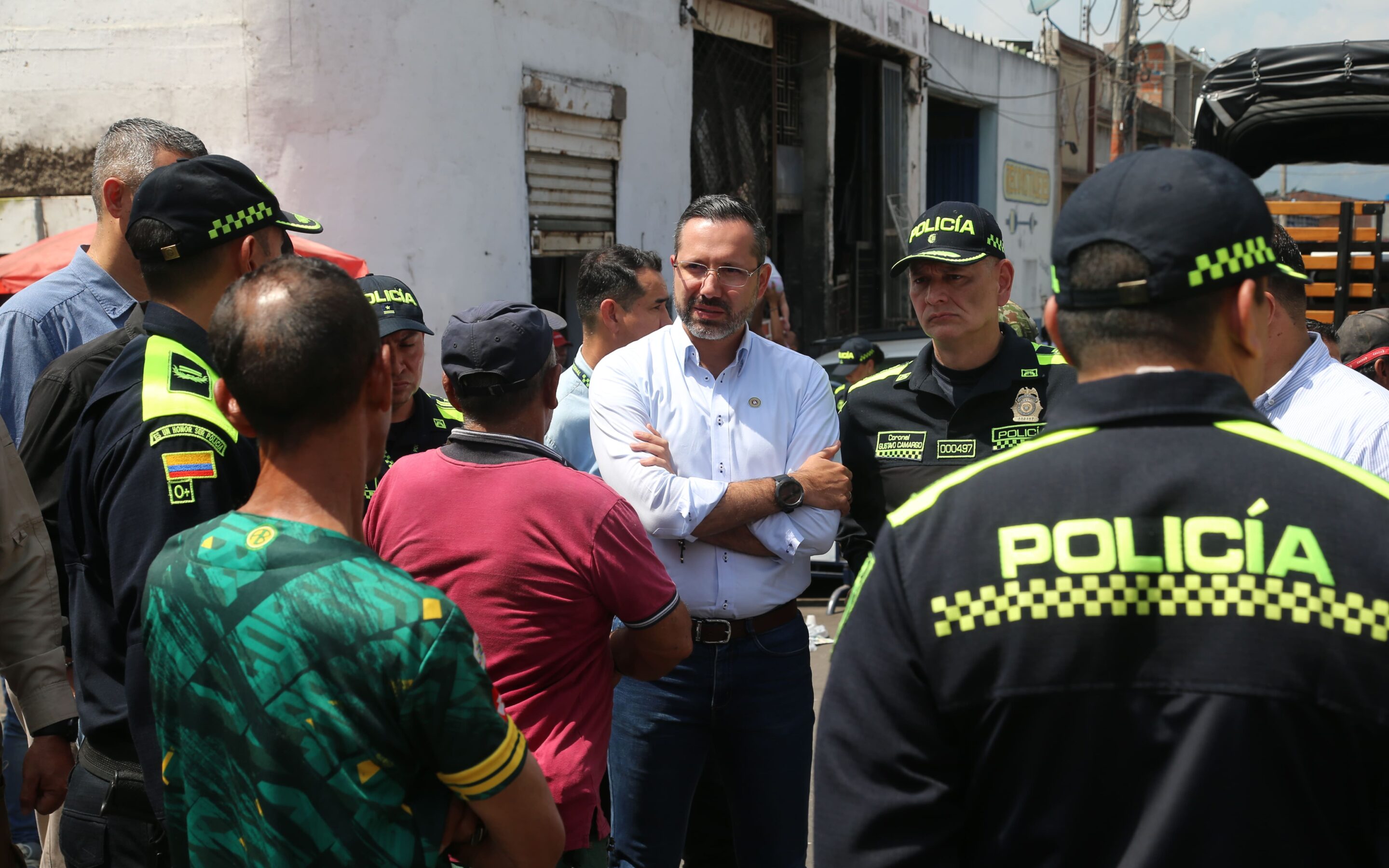 Alcalde se metió al mercado de ‘Las Pulgas’:  “necesitamos cambiarle la cara a la ciudad”