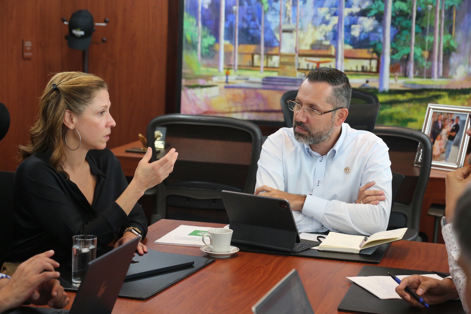 Bucaramanga busca aunar esfuerzos para impulsar el turismo y fortalecer oportunidades de exportación