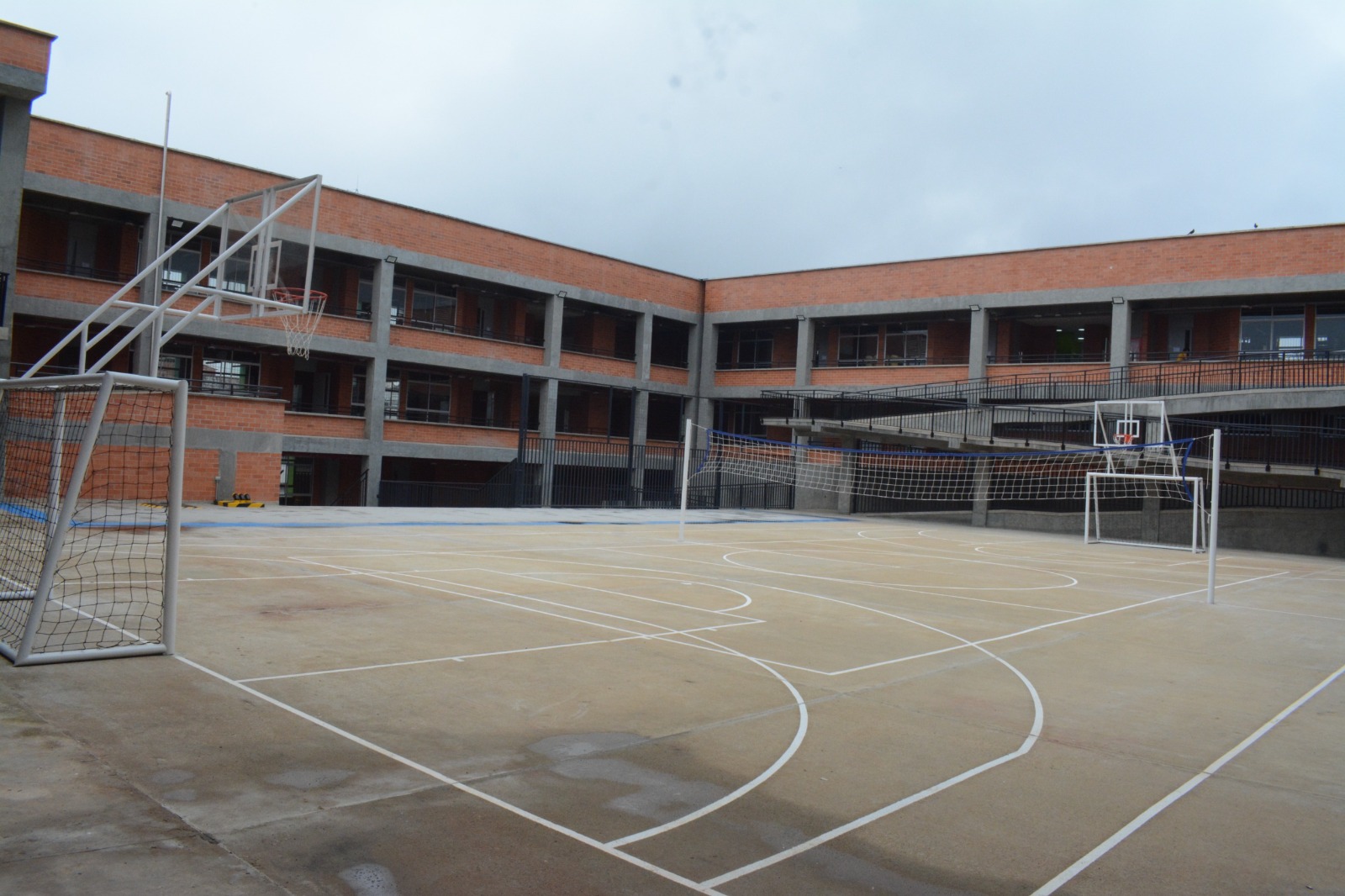 Firma constructora del colegio Camacho Carreño socializó la entrega de la institución