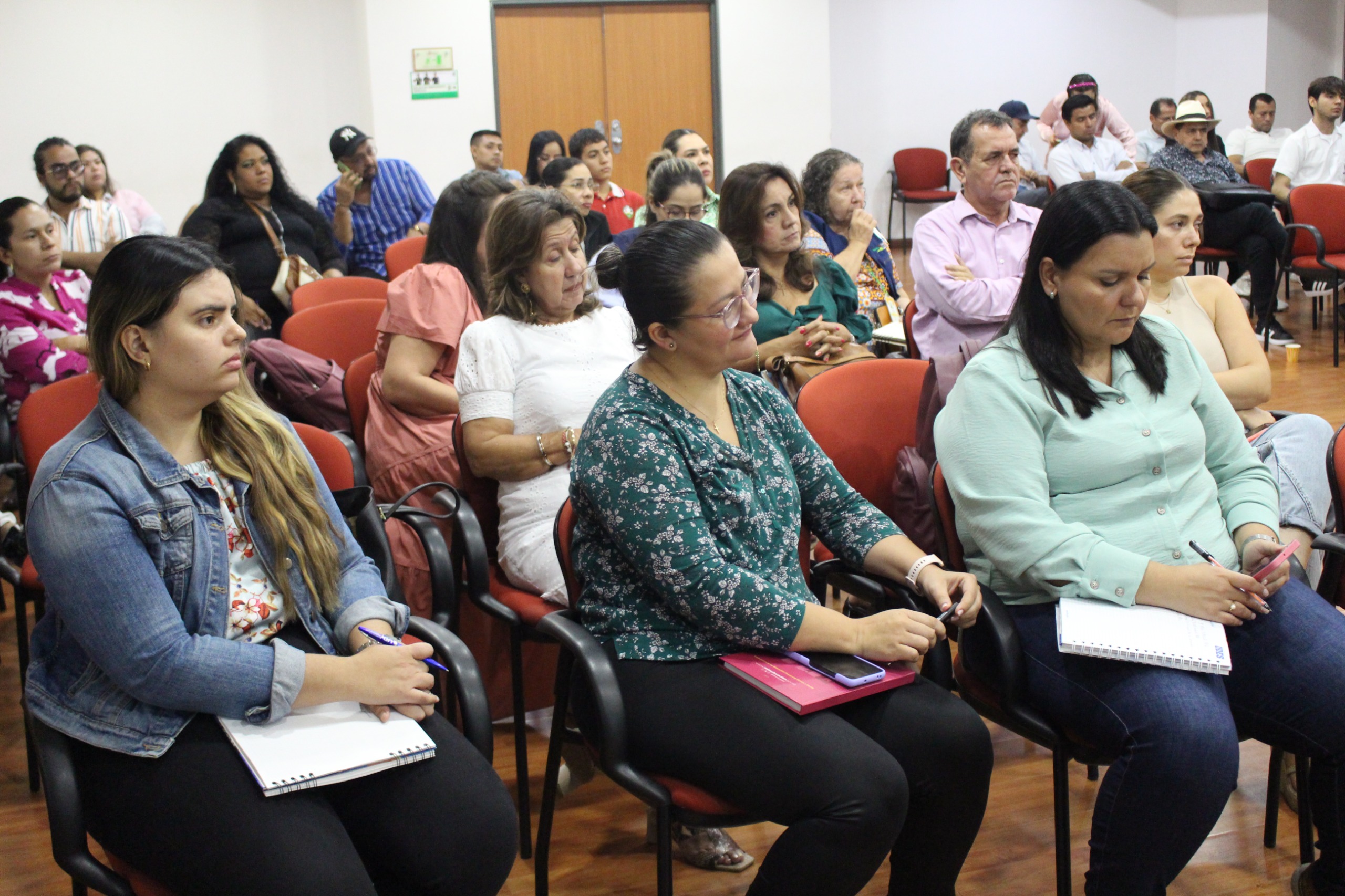Con compromisos de mejoramiento se cumplió con éxito la Primera Mesa Pública del PAE
