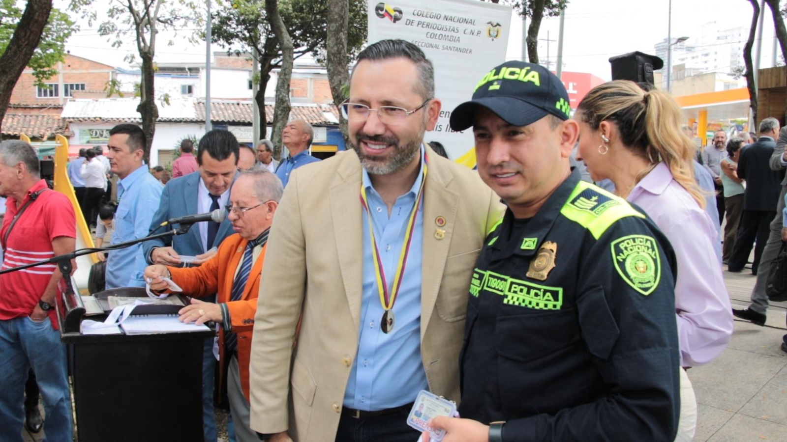 Alcaldía de Bucaramanga adopta el parque de los Periodistas