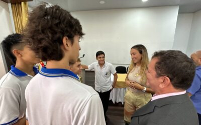 Alcaldía de Bucaramanga fortalece la educación con entrega de equipamiento tecnológico