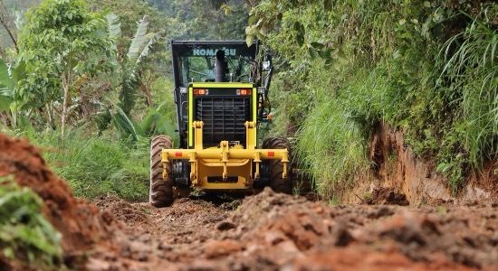 ¿Por qué la Alcaldía de Bucaramanga alquila maquinaria amarilla para intervención de vías rurales?