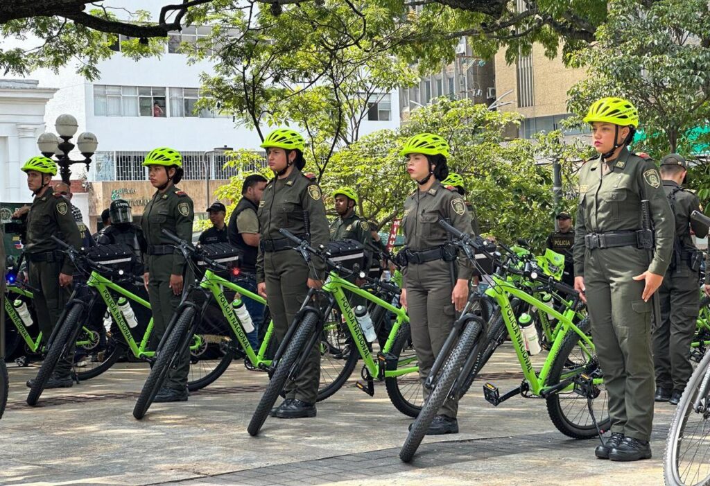 Bicicletas entregadas a la Policía para reforzar la seguridad en parques.