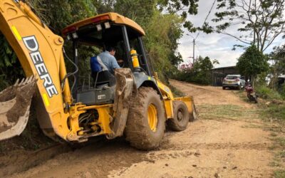 En dos meses, se ha intervenido el 41% de vías rurales con maquinaria alquilada en Bucaramanga